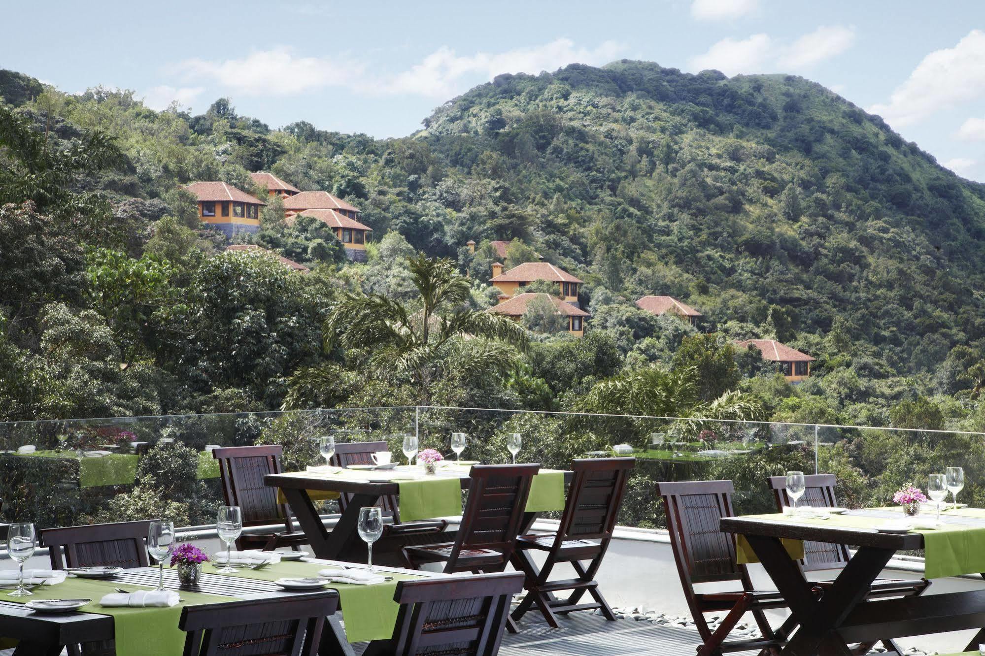 Taj Madikeri Resort&Spa Coorg Buitenkant foto